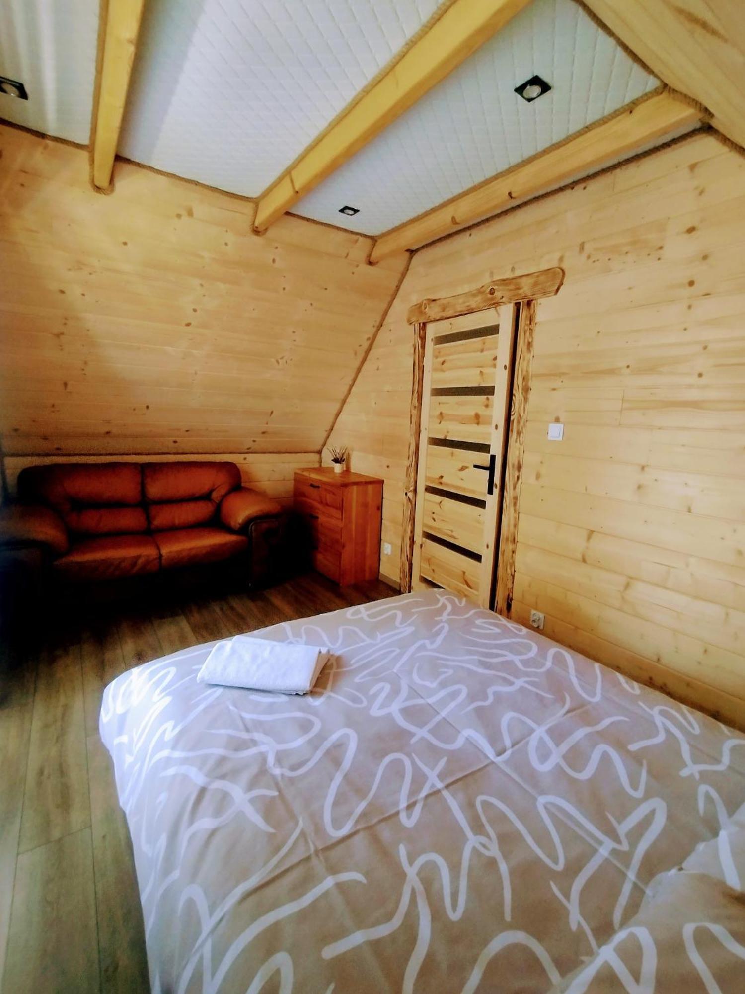 Holiday home Kryjowka Yetiego W Zaciszu Bieszczad Z Jacuzzi Hoczew