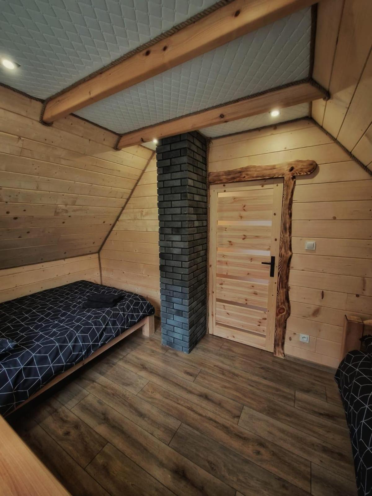 Holiday home Kryjowka Yetiego W Zaciszu Bieszczad Z Jacuzzi Hoczew